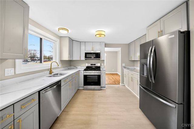 4115 Poplar Drive, Clay, NY 13090