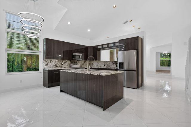 7087 NW 78th Place, Parkland, FL 33067