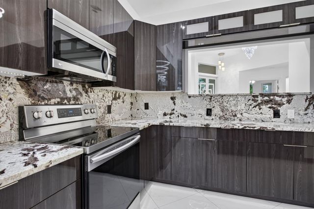 7087 NW 78th Place, Parkland, FL 33067