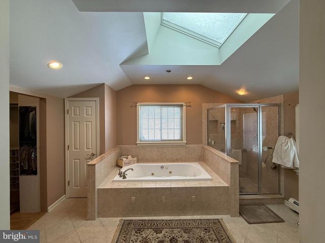 200 E HILLTOP RD, West Chester, PA 19382