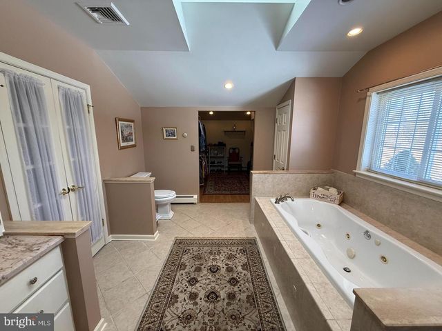 200 E HILLTOP RD, West Chester, PA 19382