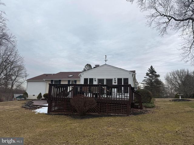 200 E HILLTOP RD, West Chester, PA 19382