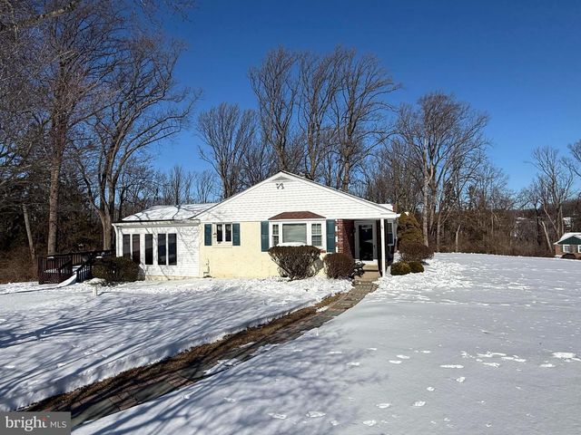 200 E HILLTOP RD, West Chester, PA 19382