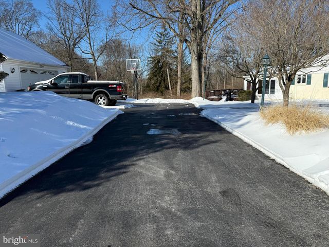 200 E HILLTOP RD, West Chester, PA 19382