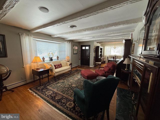 200 E HILLTOP RD, West Chester, PA 19382