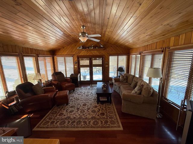 200 E HILLTOP RD, West Chester, PA 19382