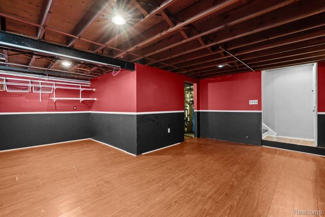 2716 Ravenglass Road, Waterford Charter Township, MI 48329