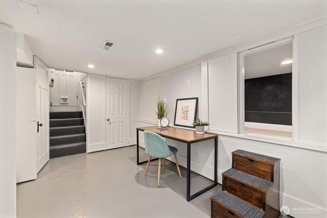 2912 3rd Avenue N, Seattle, WA 98109