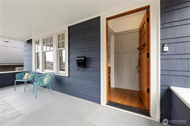 2912 3rd Avenue N, Seattle, WA 98109