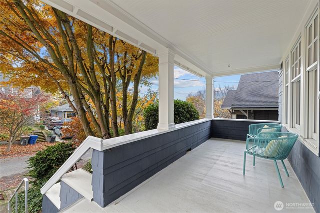 2912 3rd Avenue N, Seattle, WA 98109