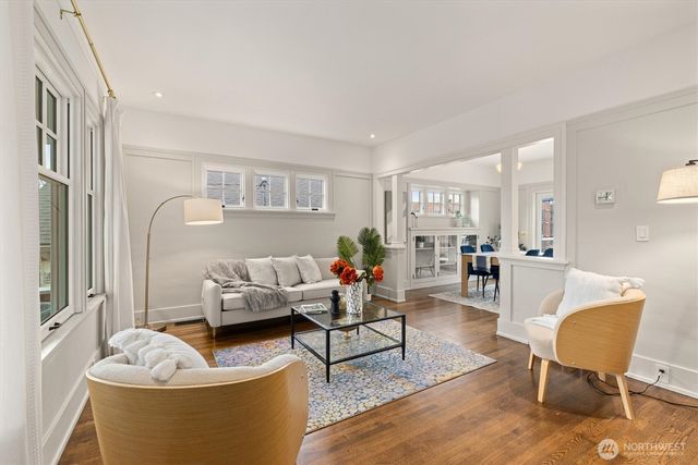 2912 3rd Avenue N, Seattle, WA 98109