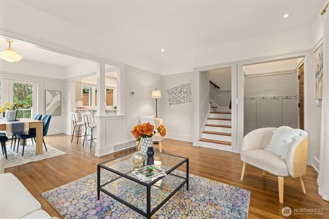 2912 3rd Avenue N, Seattle, WA 98109