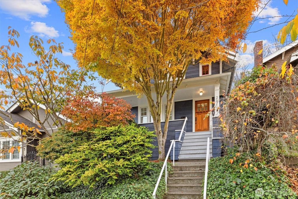 2912 3rd Avenue N, Seattle, WA 98109