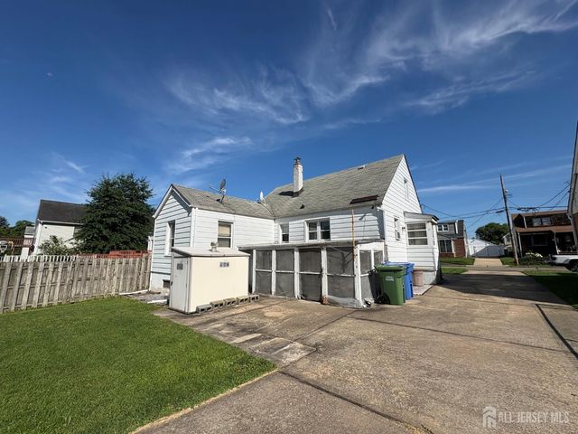 20 3rd Street, Sayreville, NJ 08872
