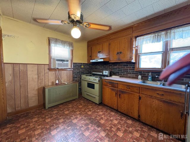 20 3rd Street, Sayreville, NJ 08872