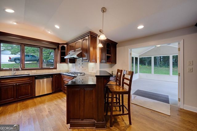 875 Windsor Trail, Roswell, GA 30076