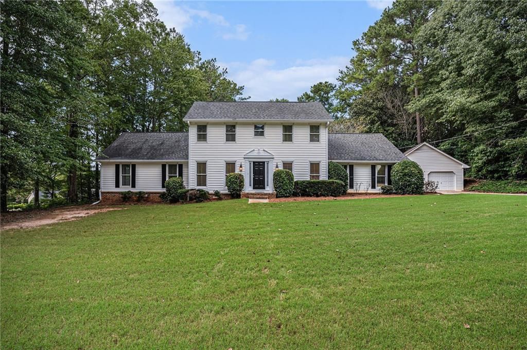 654 Clubhouse SE Drive, Conyers, GA 30094