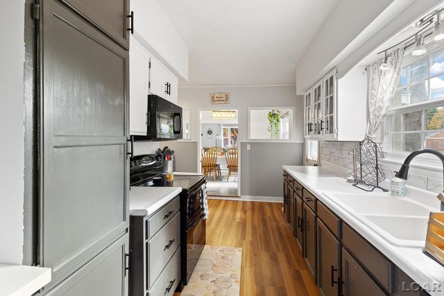 215 S Oneida Street, Tecumseh, MI 49286