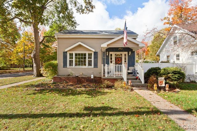 215 S Oneida Street, Tecumseh, MI 49286