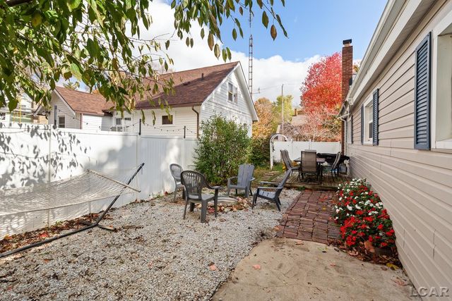 215 S Oneida Street, Tecumseh, MI 49286