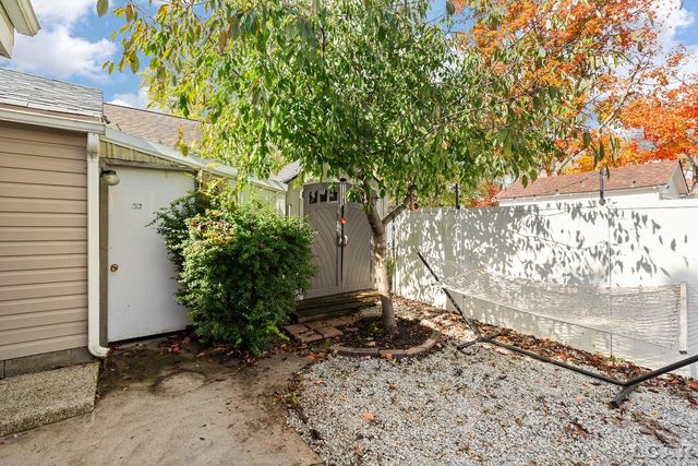 215 S Oneida Street, Tecumseh, MI 49286