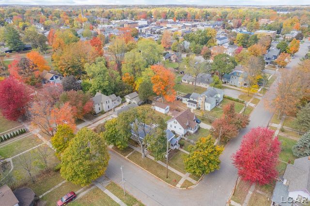 215 S Oneida Street, Tecumseh, MI 49286