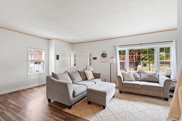 215 S Oneida Street, Tecumseh, MI 49286