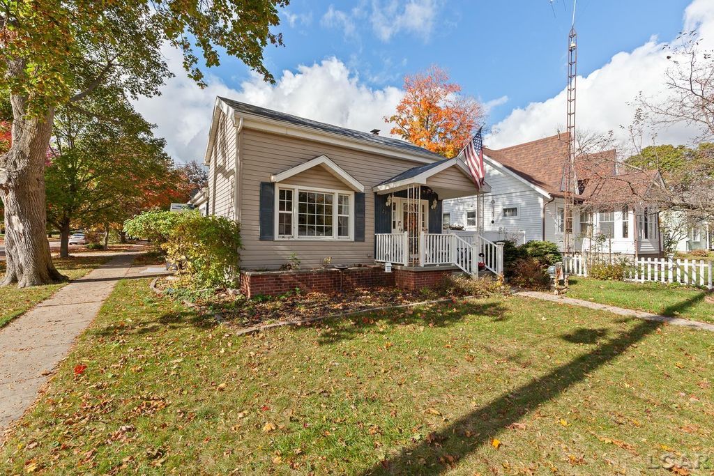 215 S Oneida Street, Tecumseh, MI 49286