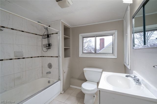 2422 North Avenue, Parma, OH 44134