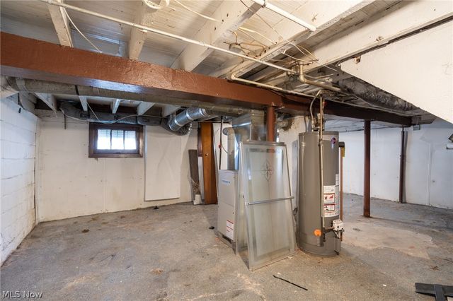 2422 North Avenue, Parma, OH 44134