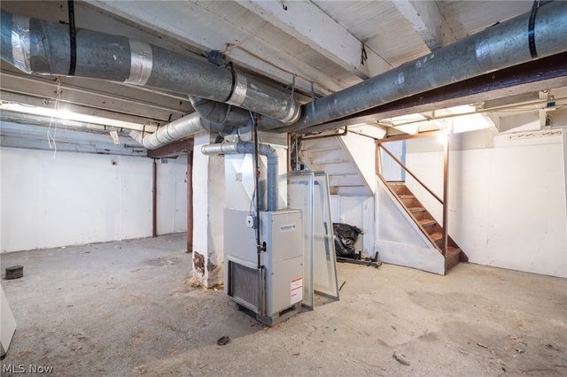 2422 North Avenue, Parma, OH 44134