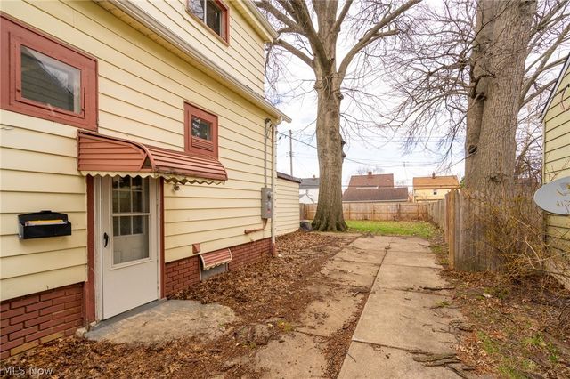 2422 North Avenue, Parma, OH 44134