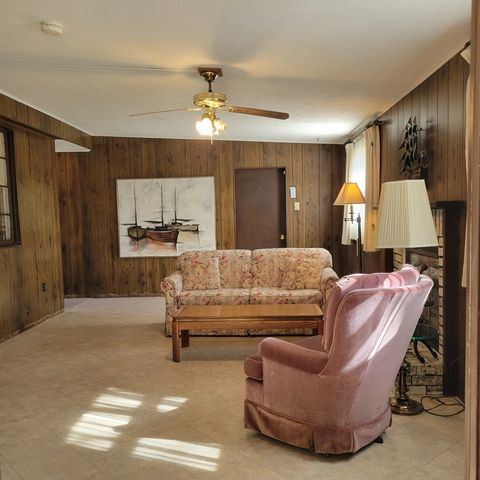 3618 15th Avenue Court, Moline, IL 61265