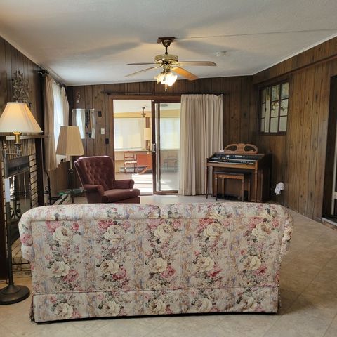 3618 15th Avenue Court, Moline, IL 61265