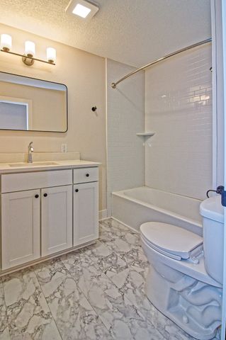 3919 69th Street, Urbandale, IA 50322