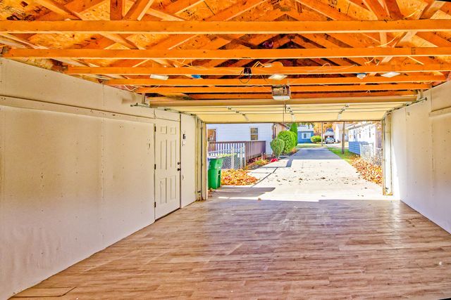 3919 69th Street, Urbandale, IA 50322