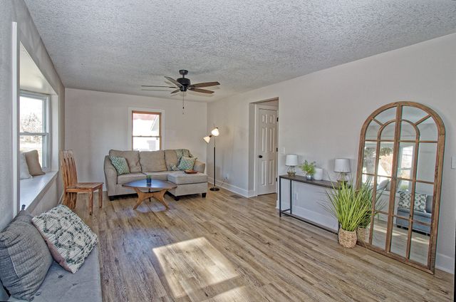 3919 69th Street, Urbandale, IA 50322