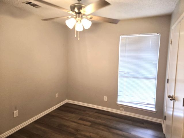 1005 Mitchell Lane, Burleson, TX 76028