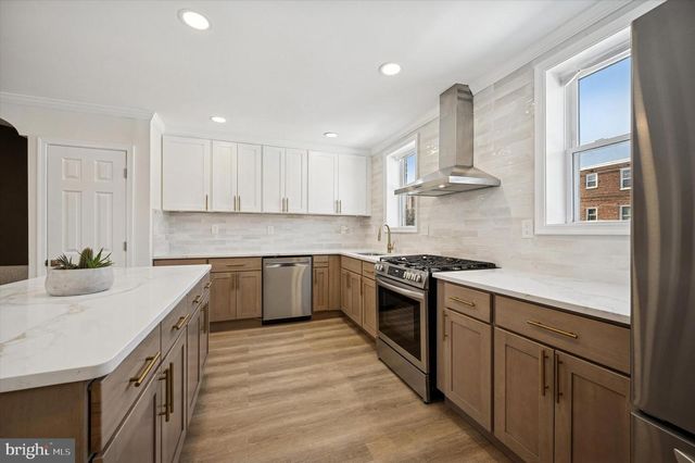 935 E SLOCUM ST, Philadelphia, PA 19150