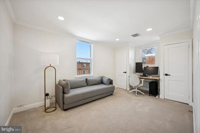 935 E SLOCUM ST, Philadelphia, PA 19150