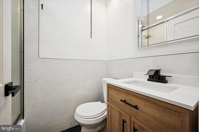 935 E SLOCUM ST, Philadelphia, PA 19150