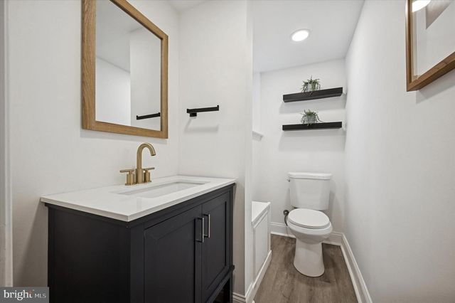 935 E SLOCUM ST, Philadelphia, PA 19150