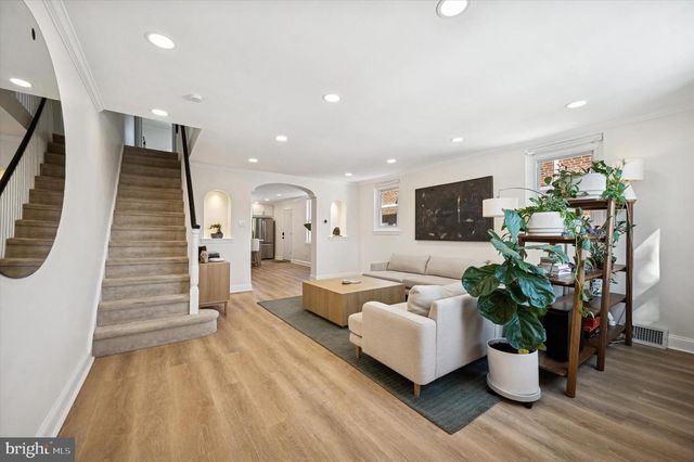 935 E SLOCUM ST, Philadelphia, PA 19150