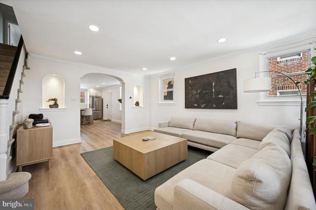 935 E SLOCUM ST, Philadelphia, PA 19150