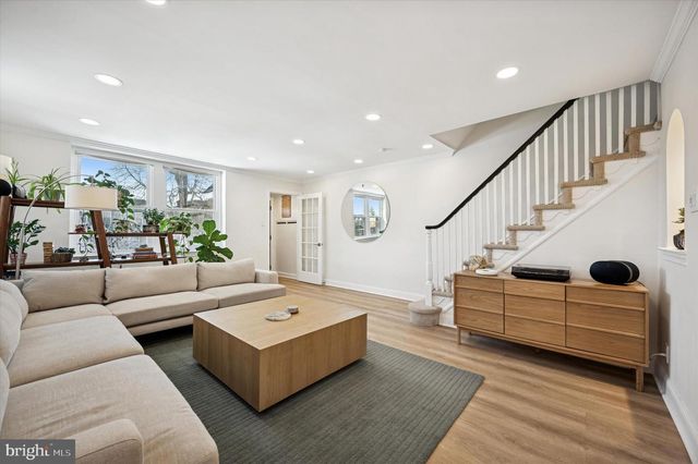 935 E SLOCUM ST, Philadelphia, PA 19150