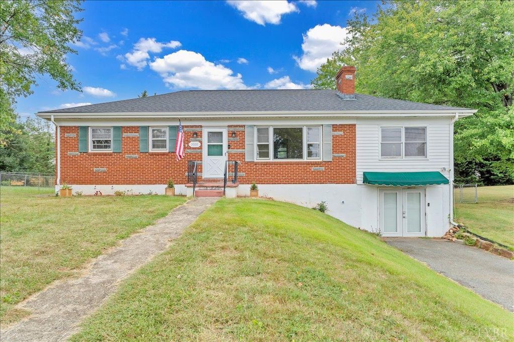 3000 Roundelay Road, Lynchburg, VA 24502
