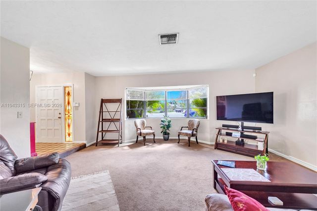 1191 NW 77th Ave, Plantation, FL 33322