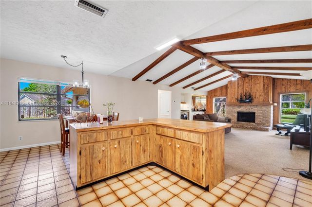 1191 NW 77th Ave, Plantation, FL 33322