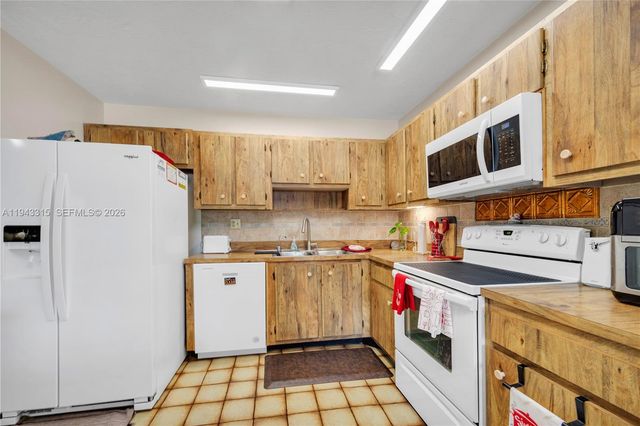 1191 NW 77th Ave, Plantation, FL 33322