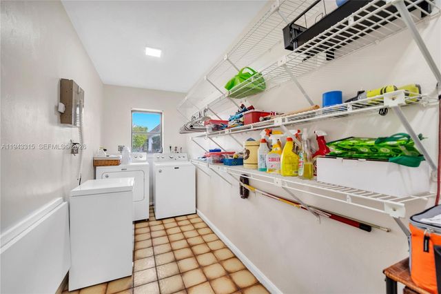 1191 NW 77th Ave, Plantation, FL 33322